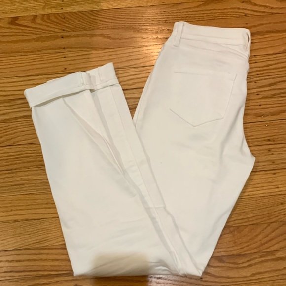 Old navy curvy mid rise straight white jeans - Picture 2 of 4